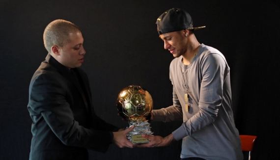 记者：申花本周二结束假期，重新集结备战今年的亚冠收官战（记者：申花将于周二收假再集结，备战今年亚冠收官战）