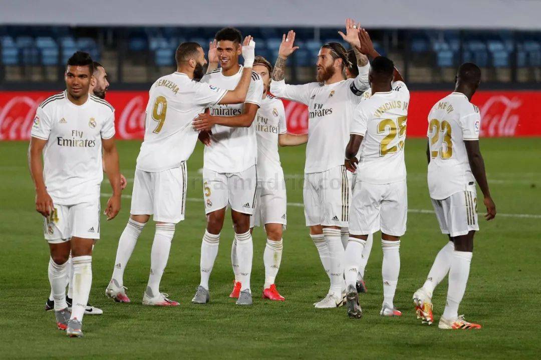 欧冠战报：艾尔尤努西、阿乔里破门，哥本哈根3-2绝杀黄潜（欧冠快讯：艾尔尤努西、阿乔里建功，哥本哈根3-2压哨绝杀比利亚雷亚尔）