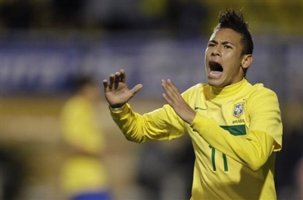 战海港两射一传，林加德加盟首尔65场比赛以来首次单场造3球（林加德对阵海港梅开二度并送助攻，加盟首尔后65战首度单场造三球）