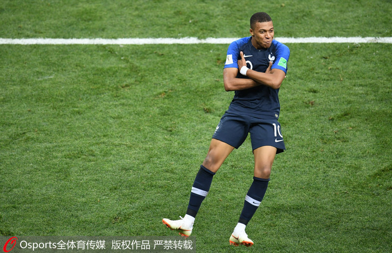 上海海港足球俱乐部举行2025赛季出征仪式（上海海港足球俱乐部举办2025赛季启航仪式）