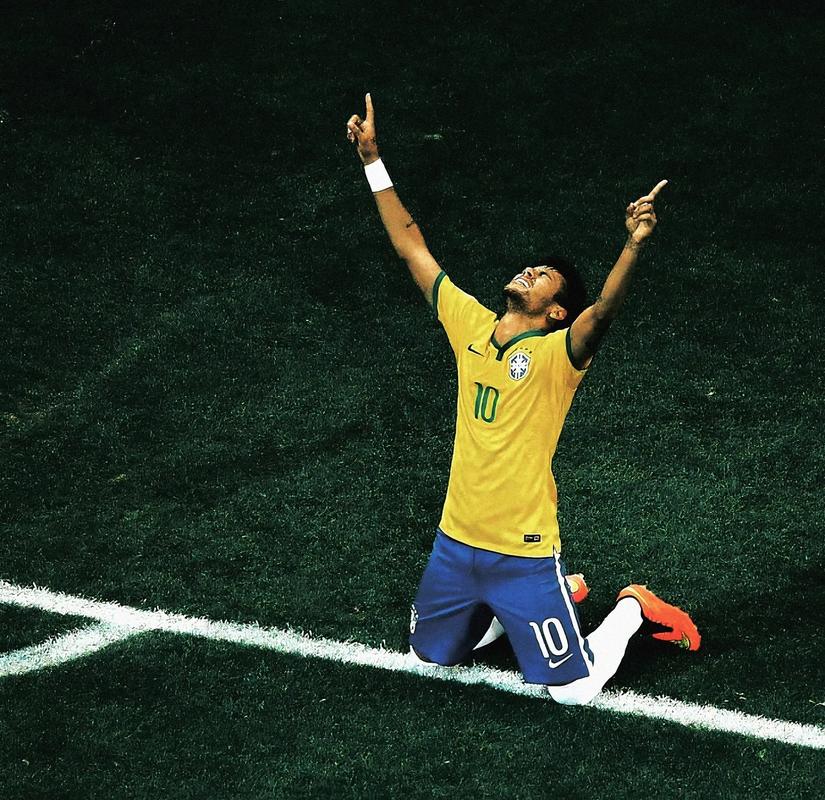 麦卡前女友：被麦卡甩掉后一个月，他和我朋友好了还带着我的狗（麦卡前女友爆料：分手仅一个月，他就和我朋友在一起还把我的狗带走）